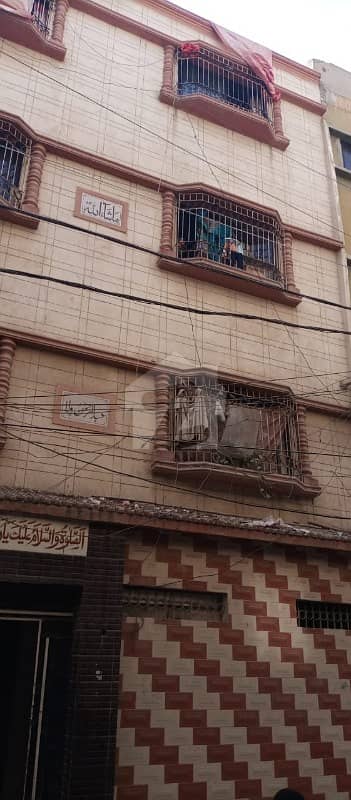 810  Square Feet Building Up For Sale In Liaquatabad