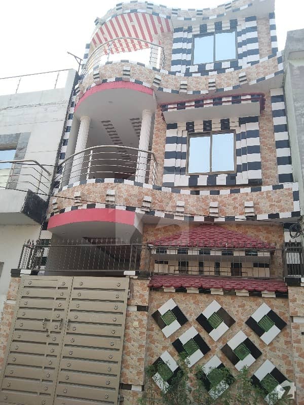 الاحمد گارڈن ہاوسنگ سکیم جی ٹی روڈ لاہور میں 4 کمروں کا 3 مرلہ مکان 57 لاکھ میں برائے فروخت۔