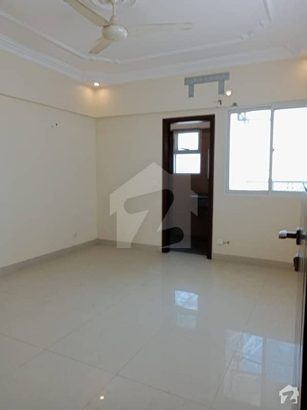 Buy A 300  Square Feet Room For Rent In Jamshed Town