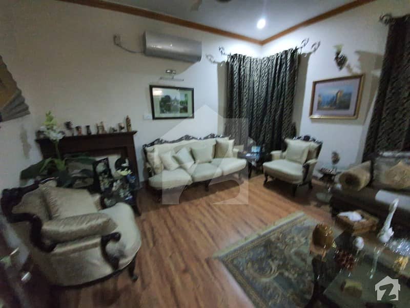 Old Bungalow For Sale In Phase 3 Dha