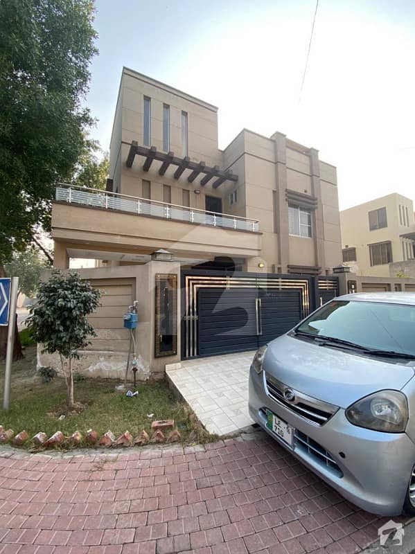11  Marla Beautiful Corner House For Sale In Tulip Block Bahria Town Lahore