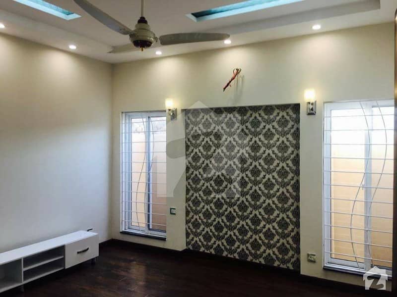 10 Marla Brand New Upper Portion For Rent In Green City