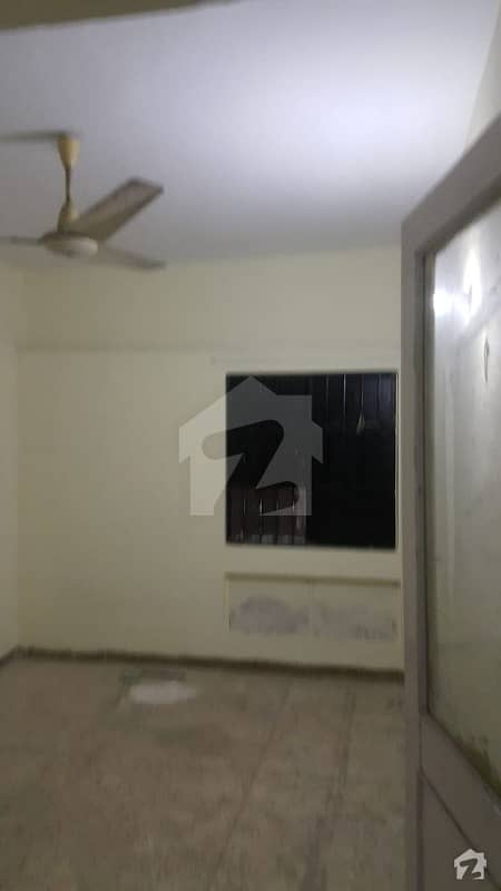 ڈیفنس گارڈن کراچی میں 2 کمروں کا 3 مرلہ فلیٹ 55 لاکھ میں برائے فروخت۔