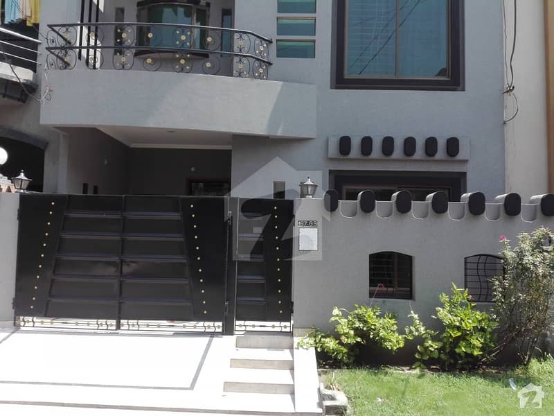 Stunning 5 Marla House In Wapda Town Available