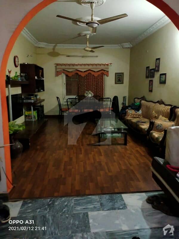 میٹروول کالونی - بلاک 2/3 میٹروول کالونی کراچی میں 2 کمروں کا 6 مرلہ بالائی پورشن 38 ہزار میں کرایہ پر دستیاب ہے۔