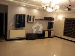 1 kanal upper portion fully furnish for rent in dha phase 5 rent= 55 thousand 3 bed , tv launch , kitchen , store , marble flooring , servant room fore more details please contact us1 kanal upper portion for rent in dha phase 3 rent= 70 thousand