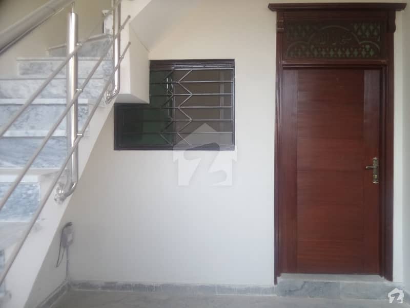 Upper Portion Sized 10 Marla Is Available For Rent In GT Road