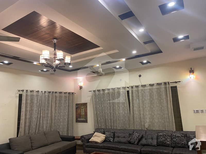 Fully Furnished Good Location Room In 1 Kanal House And Straight From Phase 6 Main Road