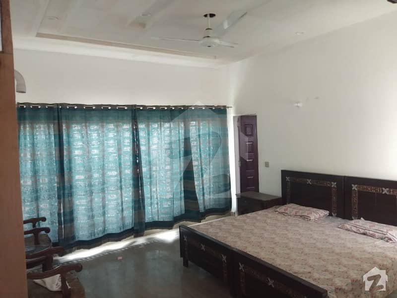 Centrally Located Upper Portion In Raiwind Road Is Available For Rent