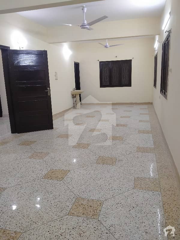 300 Yards Extremely Beautiful At 1st Floor Portion Located At Purely Residential Area Of Adamjee Nagar