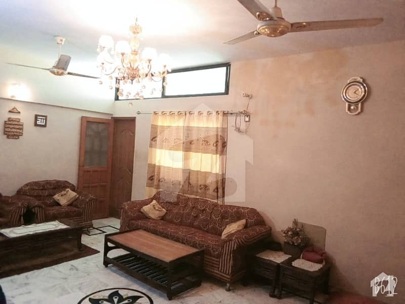 شاہ فیصل ٹاؤن کراچی میں 2 کمروں کا 11 مرلہ پینٹ ہاؤس 2.7 کروڑ میں برائے فروخت۔