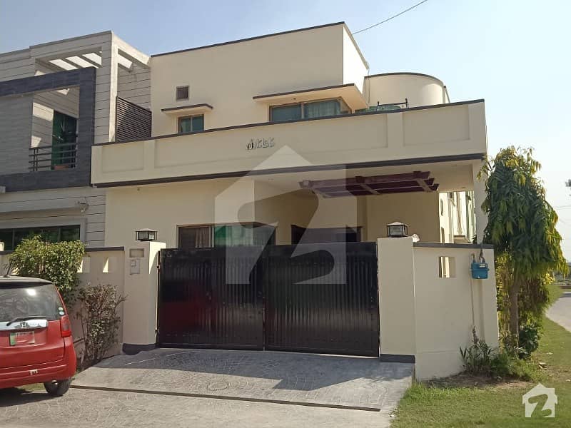 10 Marla House Is Available for sale in Ex Air Avenue DHA Phase 8