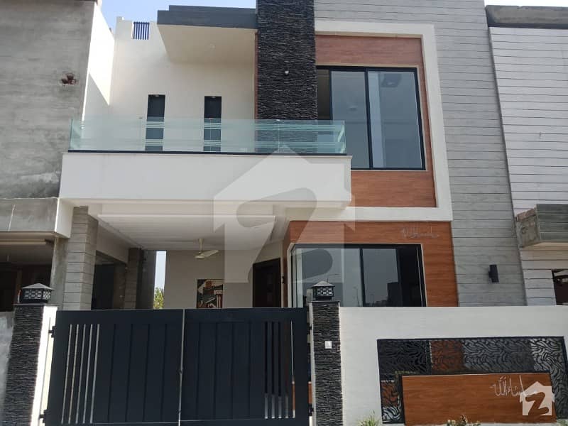 Hot Location Dha Phase 9 Town C Block 5 Marla Brand New House Is Available For Rent