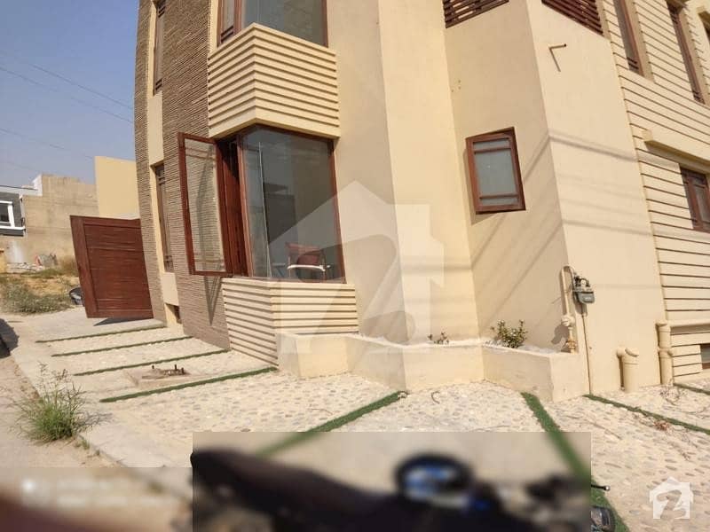 100 Sq Yards corner  brand new house with basement  for rent