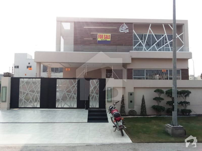 ڈی ایچ اے فیز 6 - بلاک جے فیز 6 ڈیفنس (ڈی ایچ اے) لاہور میں 5 کمروں کا 1 کنال مکان 8.5 کروڑ میں برائے فروخت۔