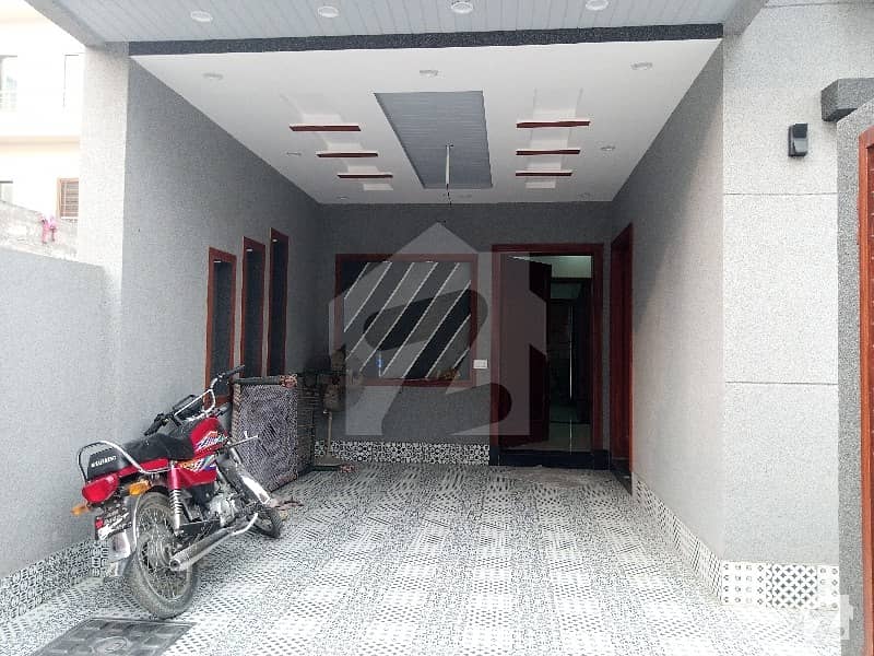 جوہر ٹاؤن لاہور میں 4 کمروں کا 4 مرلہ مکان 1.15 کروڑ میں برائے فروخت۔