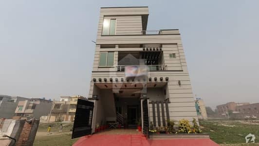 جوہر ٹاؤن فیز 2 - بلاک آر2 جوہر ٹاؤن فیز 2 جوہر ٹاؤن لاہور میں 5 کمروں کا 5 مرلہ مکان 1.75 کروڑ میں برائے فروخت۔