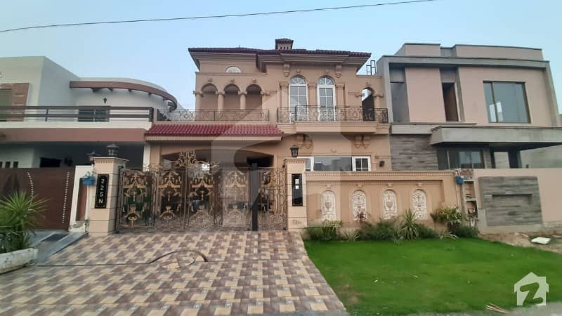 ڈی ایچ اے فیز 7 - بلاک ایکس فیز 7 ڈیفنس (ڈی ایچ اے) لاہور میں 4 کمروں کا 10 مرلہ مکان 2.9 کروڑ میں برائے فروخت۔