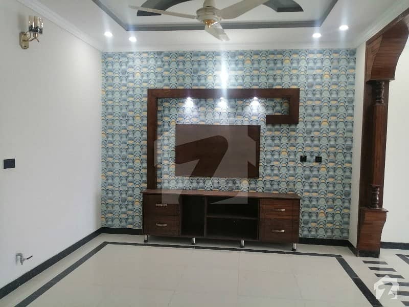 Spacious Upper Portion Is Available In G-13 For Rent