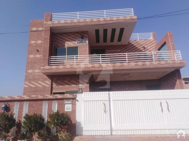 10 Marla House In Stunning Government Employees Cooperative Housing Society Is Available For Sale
