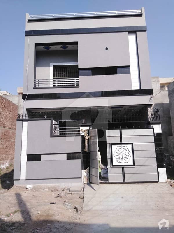 الرحمان گارڈن فیز 2 الرحمان گارڈن لاہور میں 4 کمروں کا 4 مرلہ مکان 75 لاکھ میں برائے فروخت۔