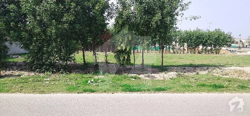 1 Kanal Awesome Plot Best Location For Urgent Sale