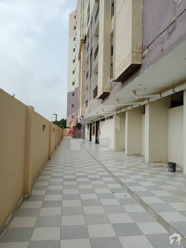 Ideally Located Flat For Sale In Jinnah Avenue Available