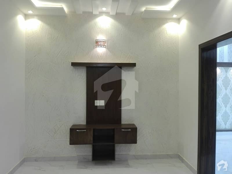 بحریہ ٹاؤن سیکٹرڈی بحریہ ٹاؤن لاہور میں 3 کمروں کا 5 مرلہ مکان 48 ہزار میں کرایہ پر دستیاب ہے۔