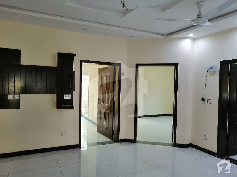10 Marla Excellent Lower Portion For Rent In Chemballi Block Bahria Town Lahore