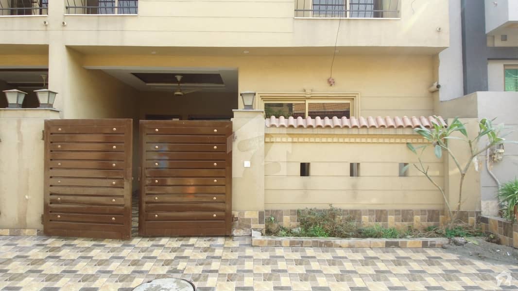 House In Johar Town Sized 5 Marla Is Available