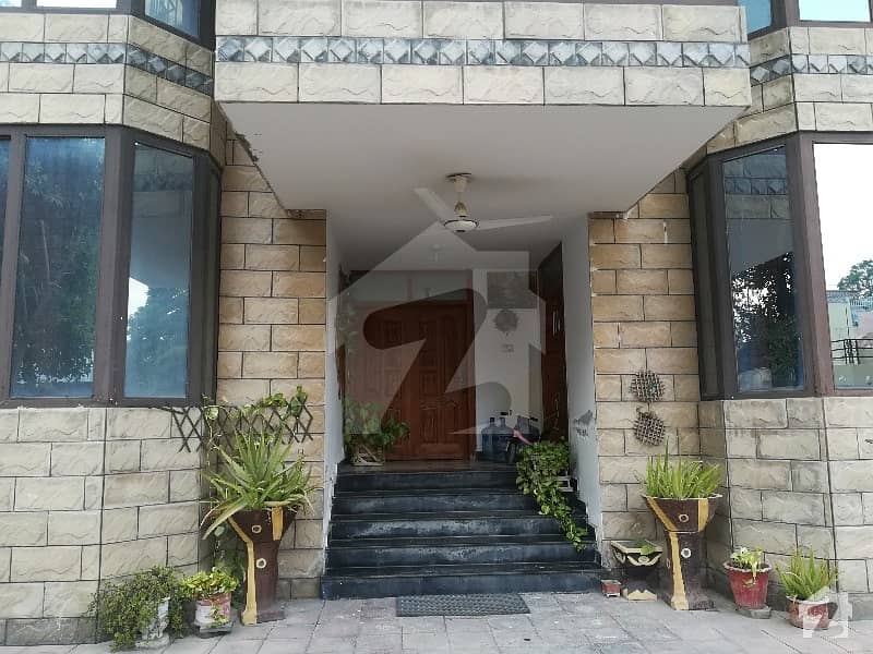 5 Bedroom House For Sale in Cantt Officers Colony, Wah ID28326406