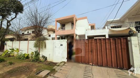 Owner Built One Kanal Bungalow Situated At Mid Of Phase 1 Once Visit