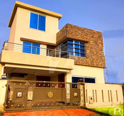 Beautifully Brand New Designed 8 Marla House Beautifully Brand New Designed 8 Marla House