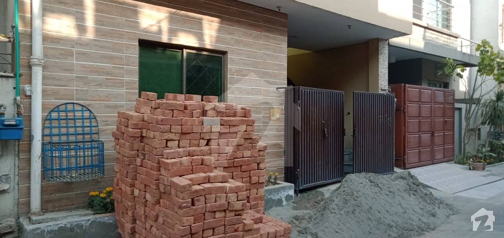 پنجاب کوآپریٹو ہاؤسنگ سوسائٹی لاہور میں 3 کمروں کا 5 مرلہ مکان 1.15 کروڑ میں برائے فروخت۔