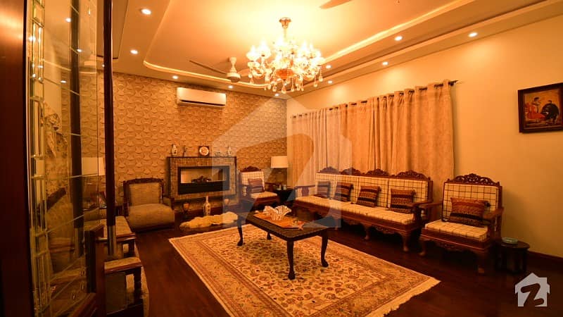 1Kanal Slightly Used Bungalow For Sale In DHA Near Park Mosque Market