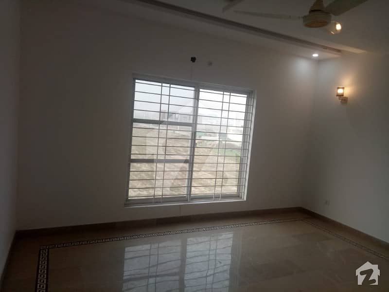 1 Kanal Brand New Lower Lock Upper Portion For Rent In Dha Phase 7 Near Park