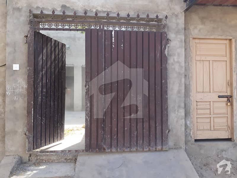 1125  Square Feet House Ideally Situated In Nawaban Wala