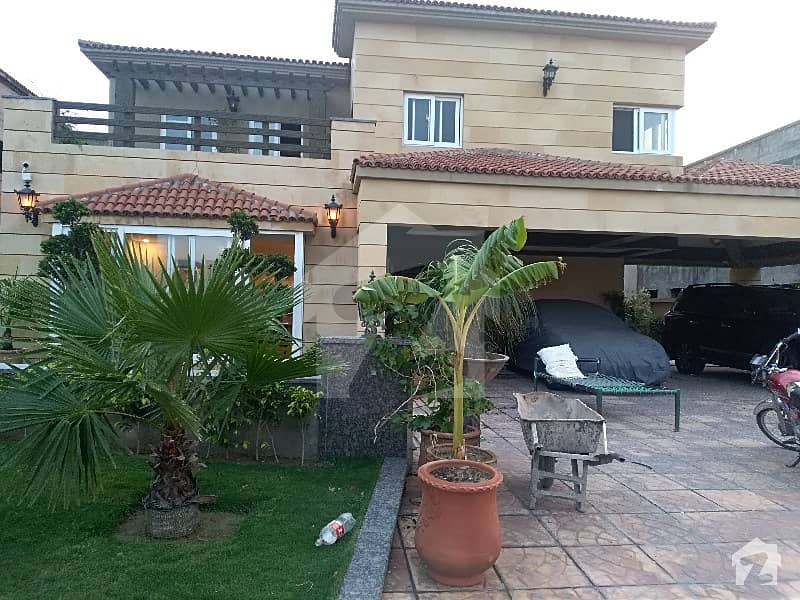 30 Marla Garden Villa Available On Rent