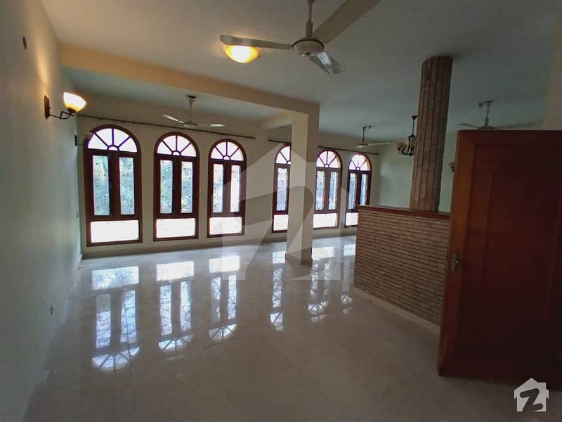 Well Maintain 4 Beds Beautiful House For Rent In F-8