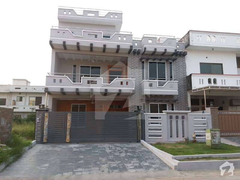 35x70 Top Location Sun Face Brand New House For Sale
