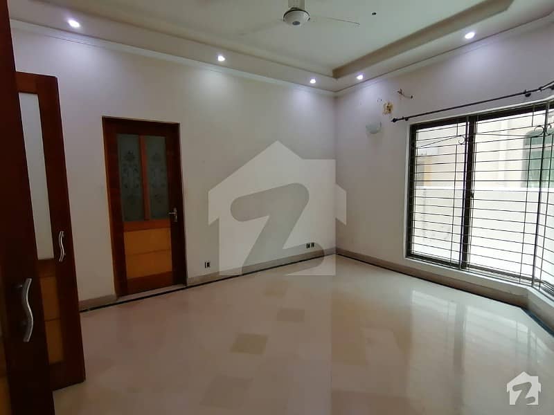 1 kanal Luxurious Bungalow for Rent  in DHA Phase 6 Sector E