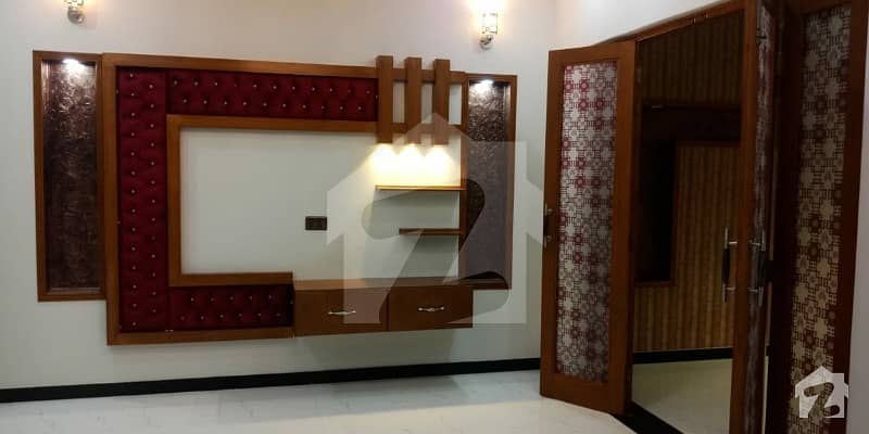 جوہر ٹاؤن فیز 2 جوہر ٹاؤن لاہور میں 5 کمروں کا 5 مرلہ مکان 1.85 کروڑ میں برائے فروخت۔
