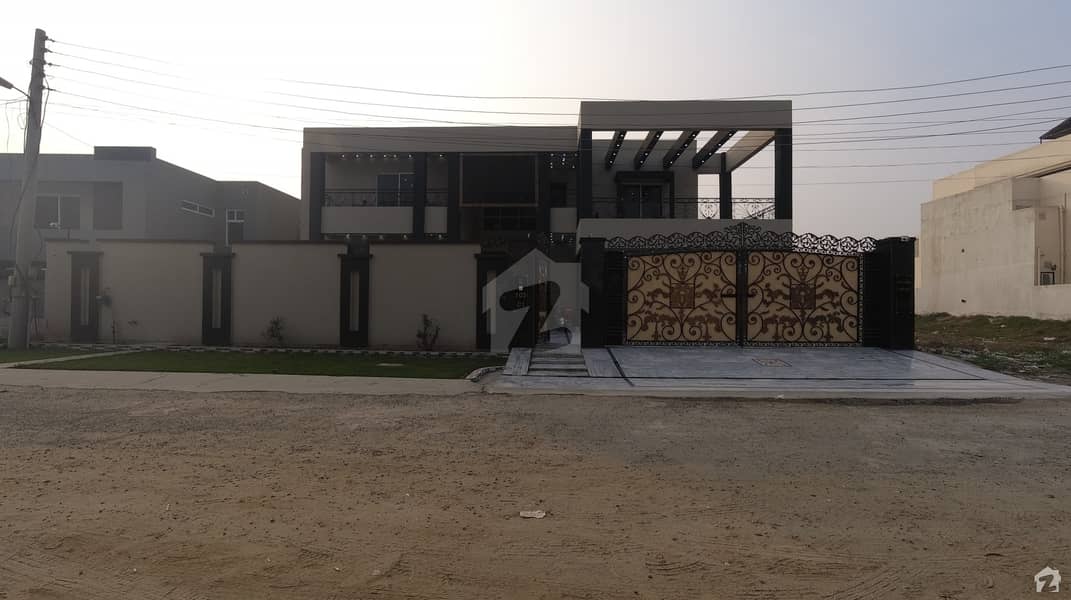 2 Kanal House Available In IEP Engineers Town For Sale