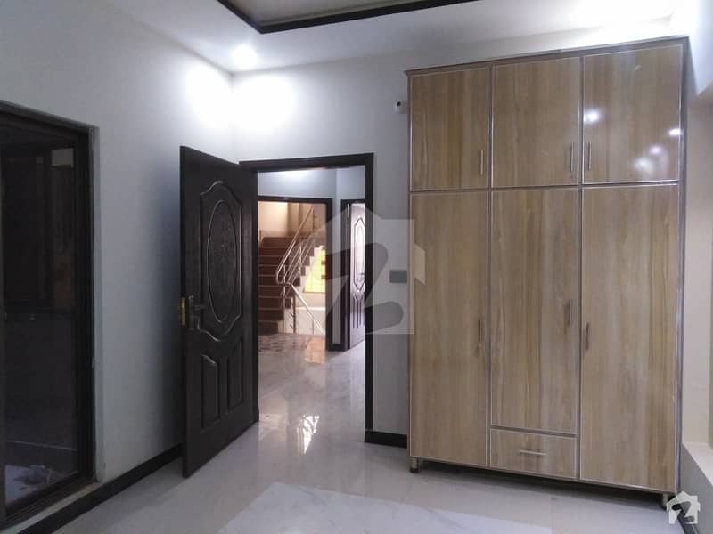 بسطامی روڈ سمن آباد لاہور میں 2 کمروں کا 3 مرلہ فلیٹ 45 لاکھ میں برائے فروخت۔