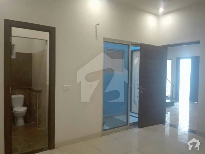 10 Marla House In Samundari Road For Sale At Good Location