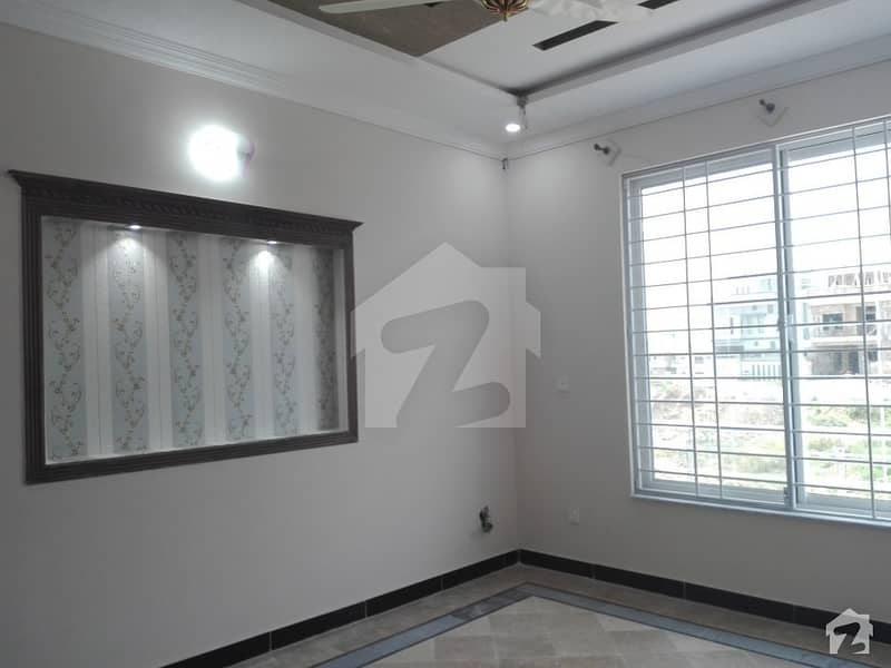 8 Marla House In Bahria Town For Rent