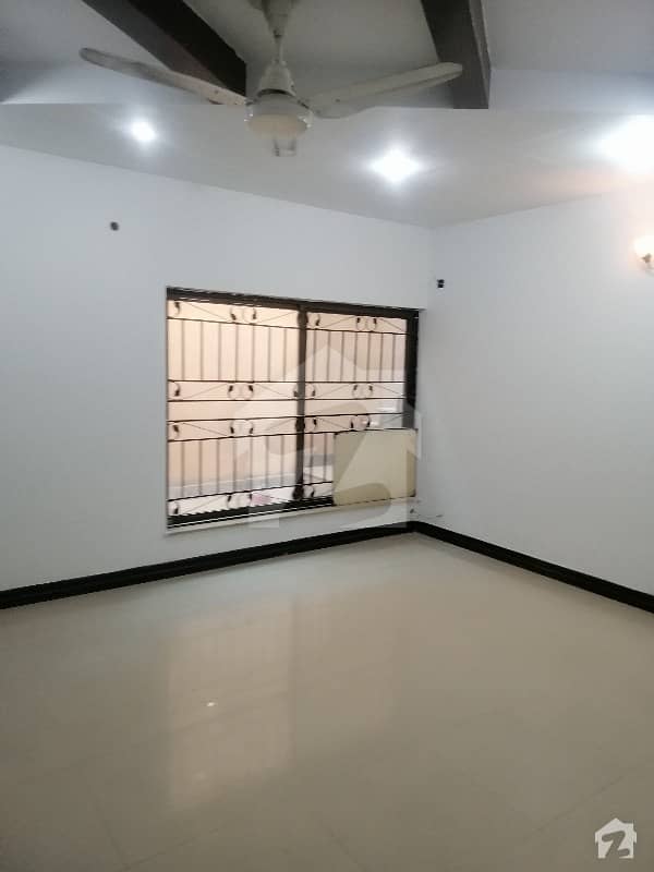 E 11 Mind Blowing Location Main Road 3 Storey Full House For Rent 6 Beds With 1 Kanal Extra Land