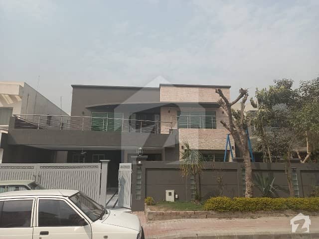 Double Unit 1 Kanal House 5 Bedroom Available For Sale Low Price
