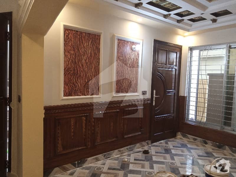 پنجاب یونیورسٹی ایمپلائیز سوسائٹی لاہور میں 6 کمروں کا 7 مرلہ مکان 1.8 کروڑ میں برائے فروخت۔
