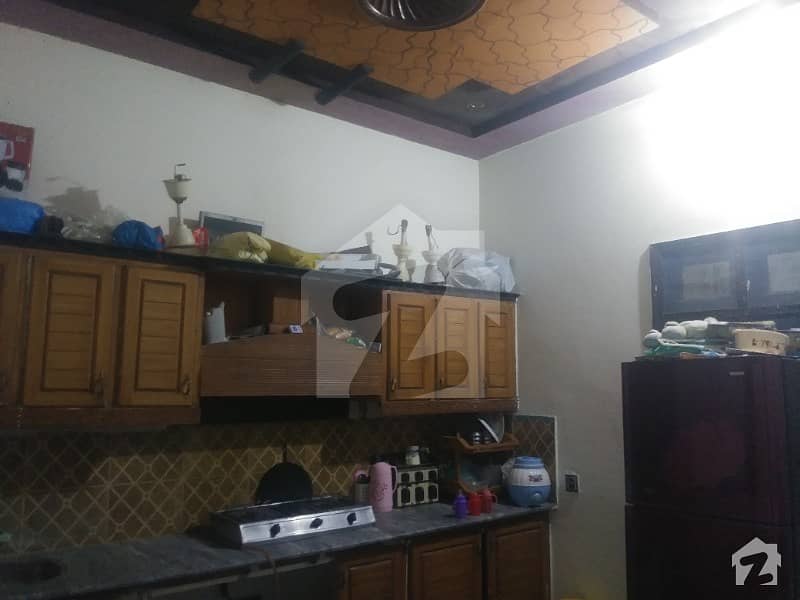 جھنگ روڈ فیصل آباد میں 4 کمروں کا 2 مرلہ مکان 17 ہزار میں کرایہ پر دستیاب ہے۔